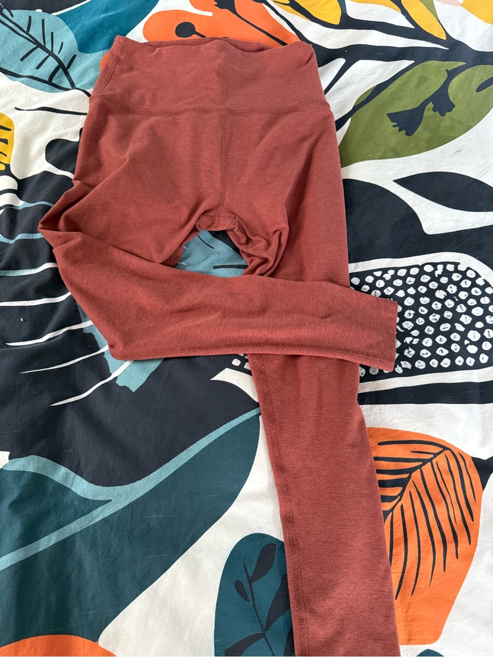 Beyond Yoga Kids High-Rise Leggings in Rust Red